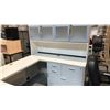 Image 2 : WHITE OAK 66" X 102" IN. BOW-FRONT U-SHAPE EXEC. DESK C/W HUTCH