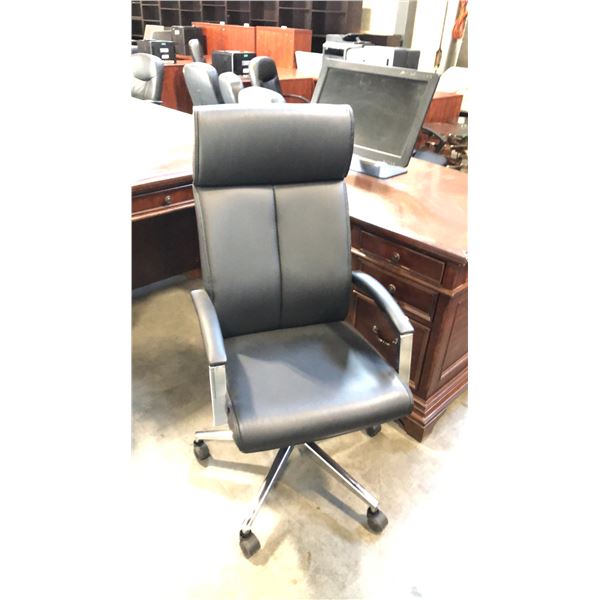 BLACK HI-BACK EXECUTIVE CHAIR