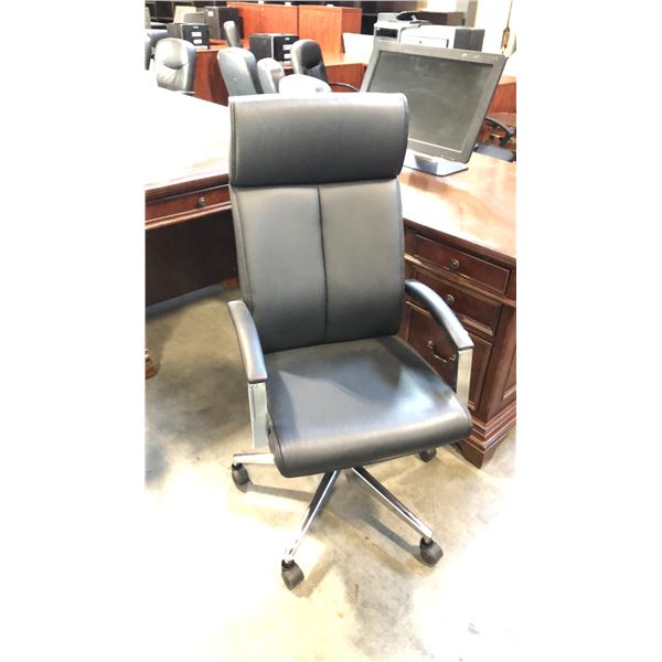BLACK HI-BACK EXECUTIVE CHAIR