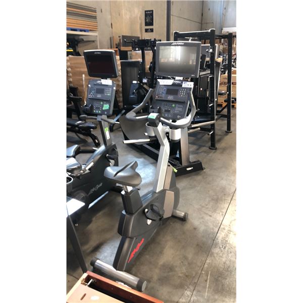 LIFE FITNESS UPRIGHT STATIONARY BIKE