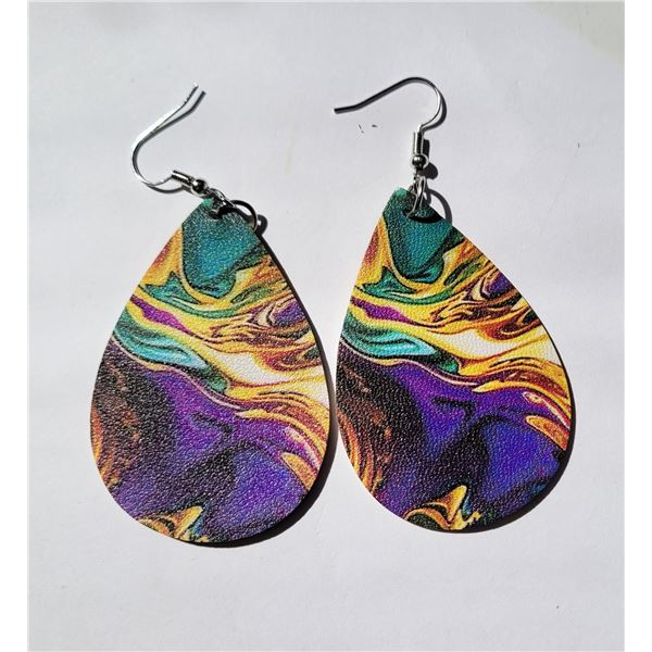 8)  PEAR SHAPED 2.5" "OIL ON WATER" DROP