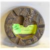 Image 1 : RARE VINTAGE CAST METAL INDIGENOUS MOTIF ASHTRAY