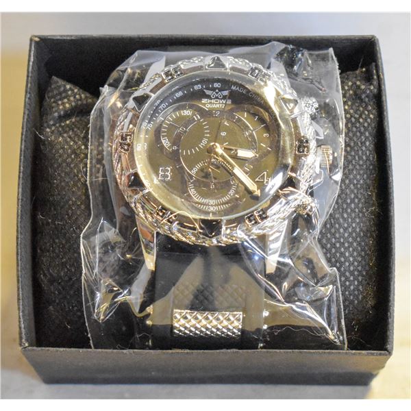 DIVERS STYLE SILVER & BLACK COLOURED WATCH