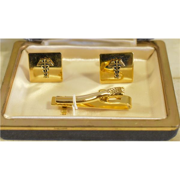 VINTAGE CREST CRAFT SUIT TIE SET IN BOX