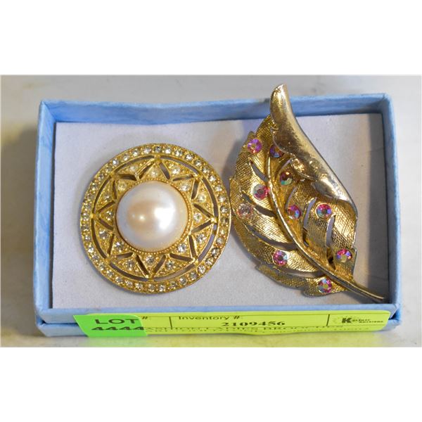 2 FASHION LADIES BROOCHES PEARL+GOLDTONE