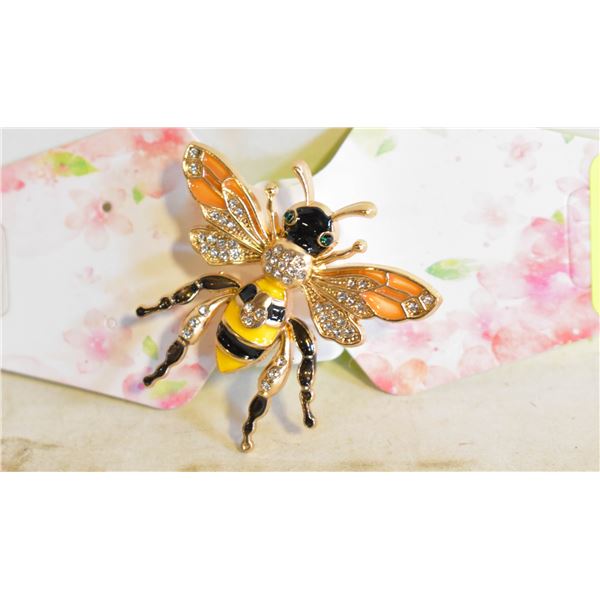 BEE BROOCH 1.5”X1.1” IN GOLD WHITE & BLACK