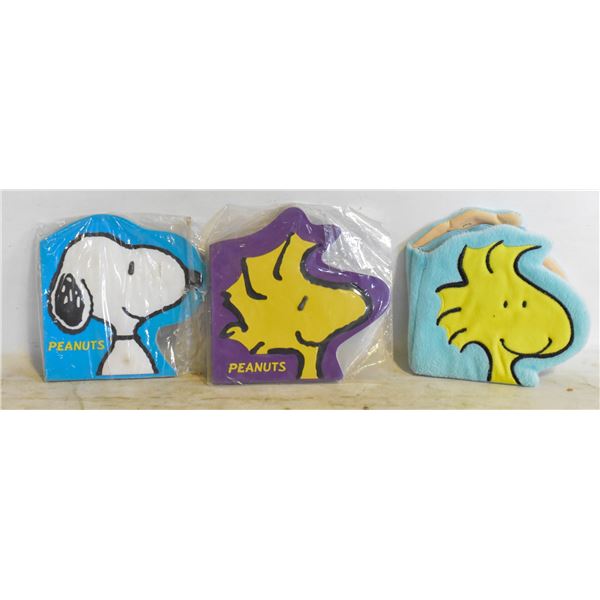 3 SNOOPY COLLECTICBLE BOOKS