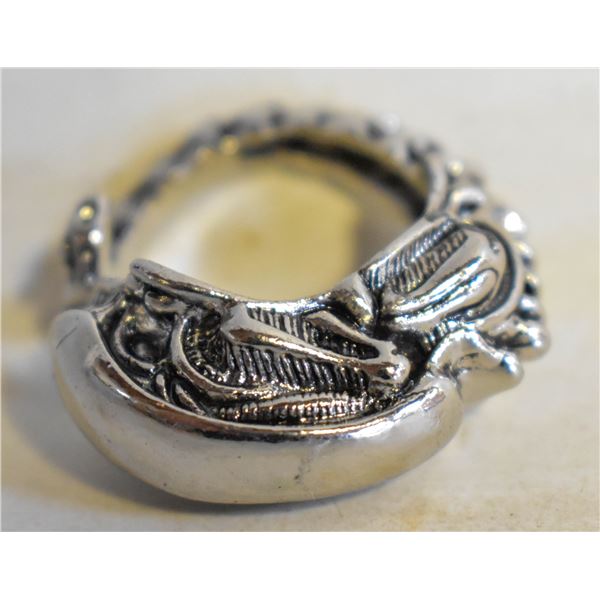 ALIEN RING