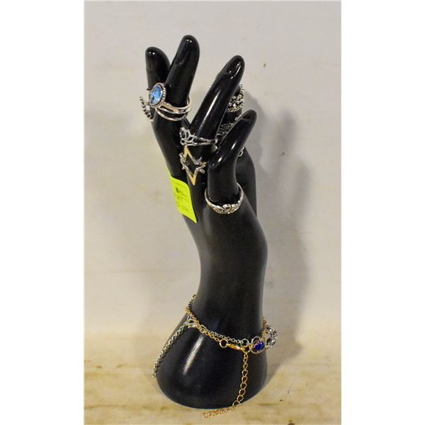 IDEAL HAND-SHAPED JEWELRY DISPLAY STAND + BRACELET
