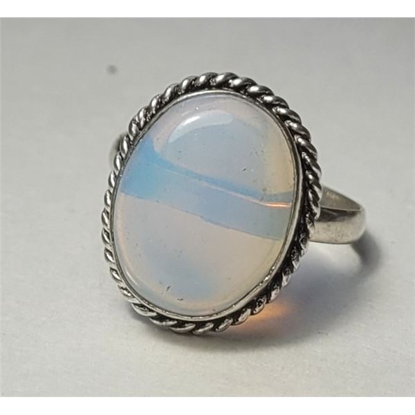 13)  ROUND NATURAL OPALINE SIZE 10 RING