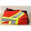 Image 1 : NEW HI VIS RED SAFETY SIZE M-ESTATE