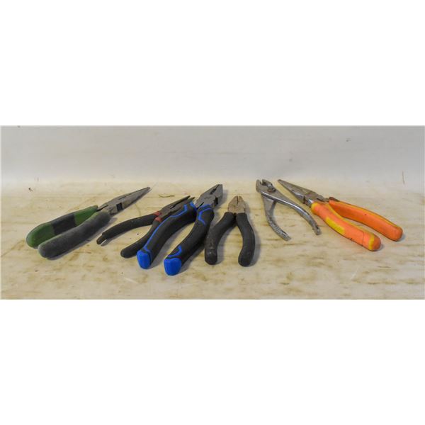 FLAT OF VARIOUS PLIERS