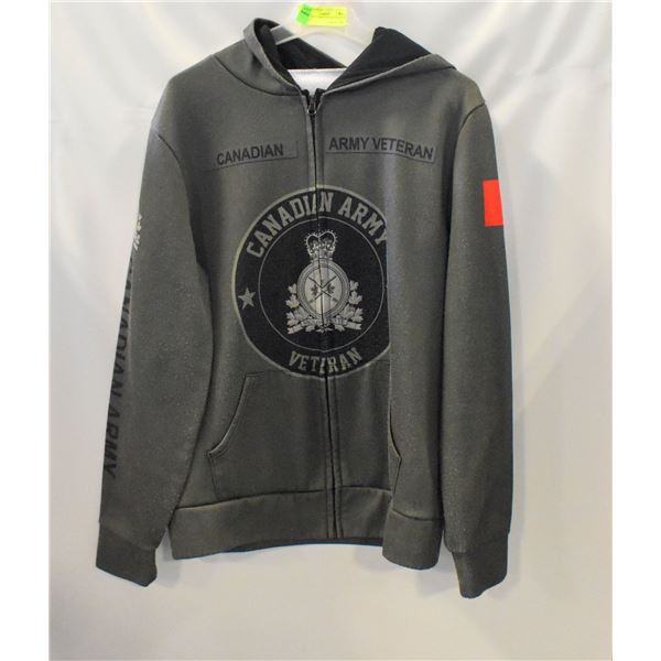 CANADIAN ARMY VETERAN SIZE M HOODED