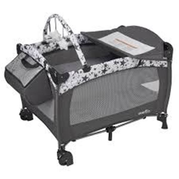 NEW W BOX EVENFLO PORTABLE BABYSUITE DLX PLAYARD