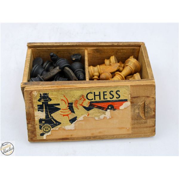 ANTIQUE CHESS GAME IN WOODEN BOX