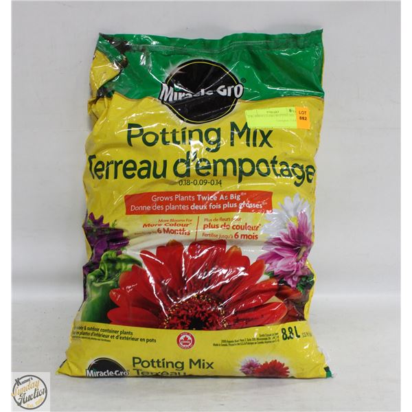 8.8L MIRACLE-GRO POTTING MIX