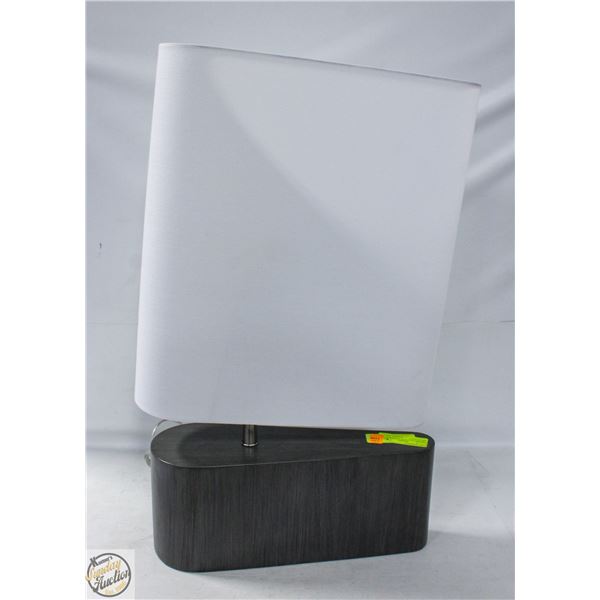 SHOWROOM FLOOR MODEL FOX BRUSH POINT