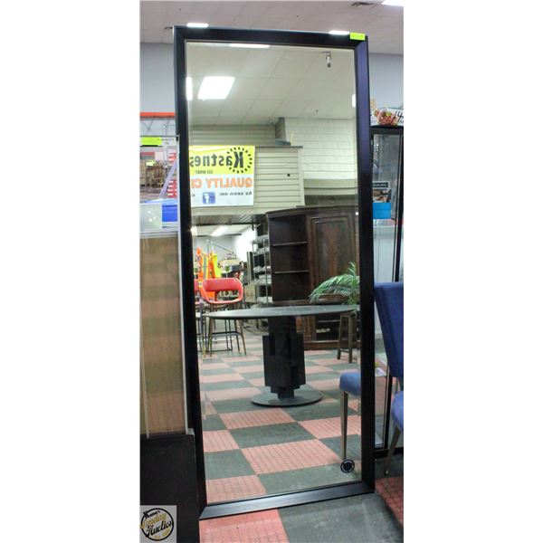 SHOWHOME FLOOR MODEL RENWIL MONTREAL MIRROR