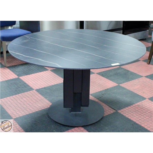 SHOWHOME FLOOR MODEL GABE ROSS CATTELAN ITALIA