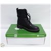 Image 1 : FREIGHT CLAIM: REMONTE SHORT LACEUP BOOTS SIZE 36
