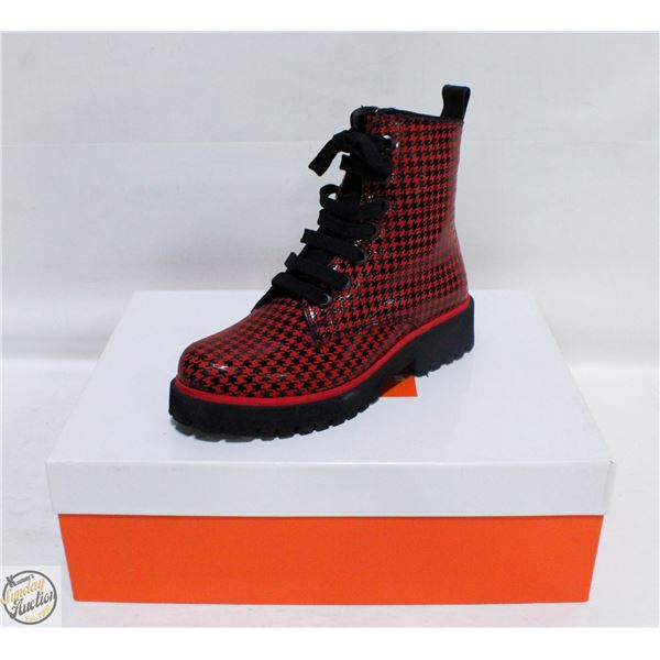 FREIGHT CLAIM: KUNITZ LANSDOWN LACE BOOTIE SIZE 36