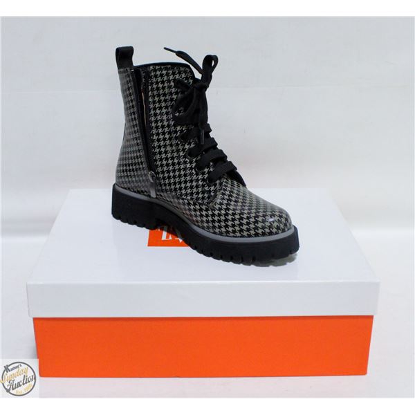 FREIGHT CLAIM: KUNITZ LANSDOWN LACE BOOTIE SIZE 40