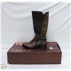 Image 1 : FREIGHT CLAIM: CASTA TAUPE ROMA BOOTS SIZE 38