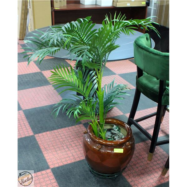 4FT ARTIFICIAL FERN (HEAVY POT) WITH WHEEL BASE