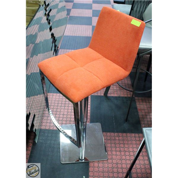 SHOWHOME FLOOR MODEL MILANO HYDRAULIC STOOL