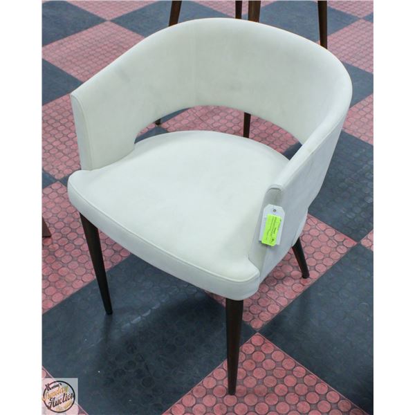 SHOWHOME FLOOR MODEL LUNISOURCE RENEE