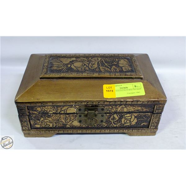 ORNATE GOLD COLOURED TRINKET BOX