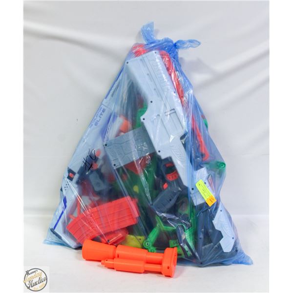 LARGE LOT OF ESTATE FULLY FUNCTIONAL NERF GUNS