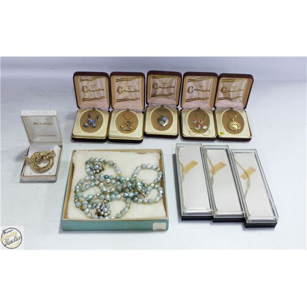 BOXED VINTAGE GOLD-TONED/SILVER-TONED JEWELRY
