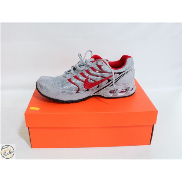 NEW NIKE AIR MAX TORCH SIZE 9.5