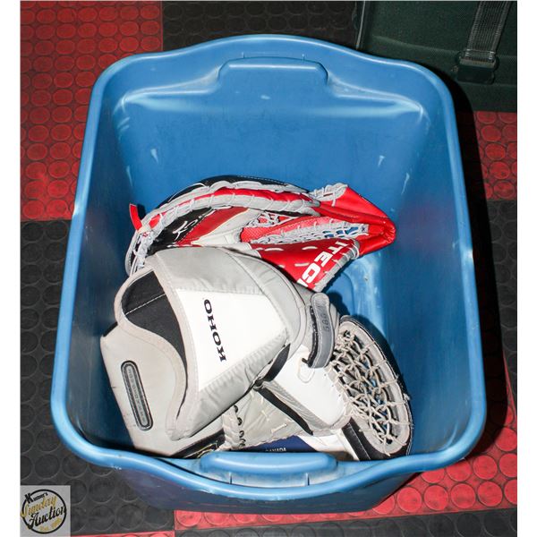 BIN W/HOCKEY GOALIE EQUIP 2X CATCH MIT KOHO &