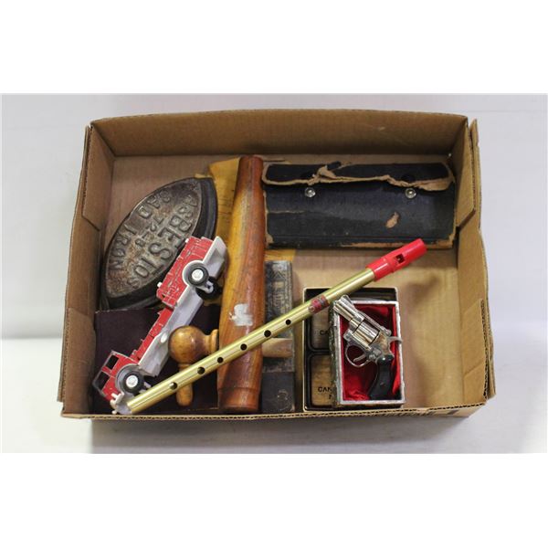 TRAY VINTAGE MISC ITEMS