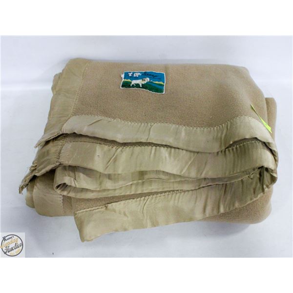 VINTAGE SHEEP WOOLEN FULL SIZE BLANKET-ESTATE