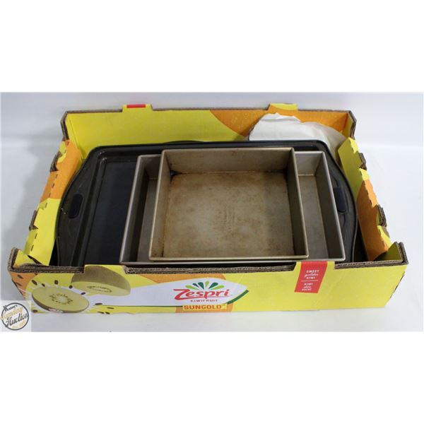 LOT OF KITCHEN AID, LANGOSTINA & CERAMIC OVEN TRAY