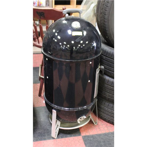 WEBER SMOKER WITH SMOKING CHIPS