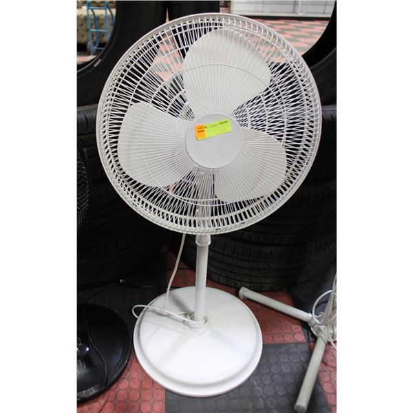 WHITE FLOOR STANDING FANS