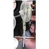 Image 1 : HONEYWELL OSCILLATING FAN