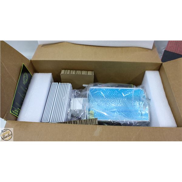 CMH GROW LIGHT WITH 2 BULBS