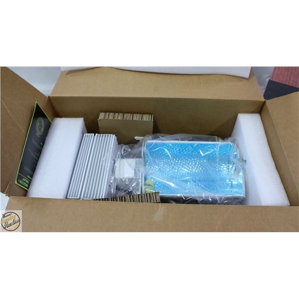 CMH GROW LIGHT WITH 2 BULBS