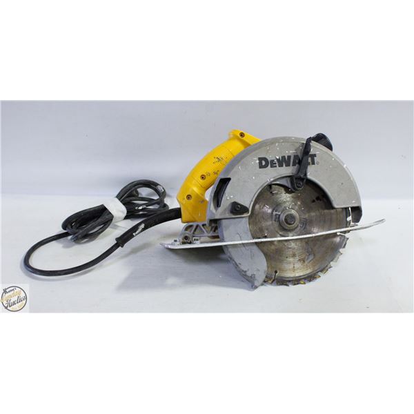 DEWALT CIRCULAR SAW - DW384