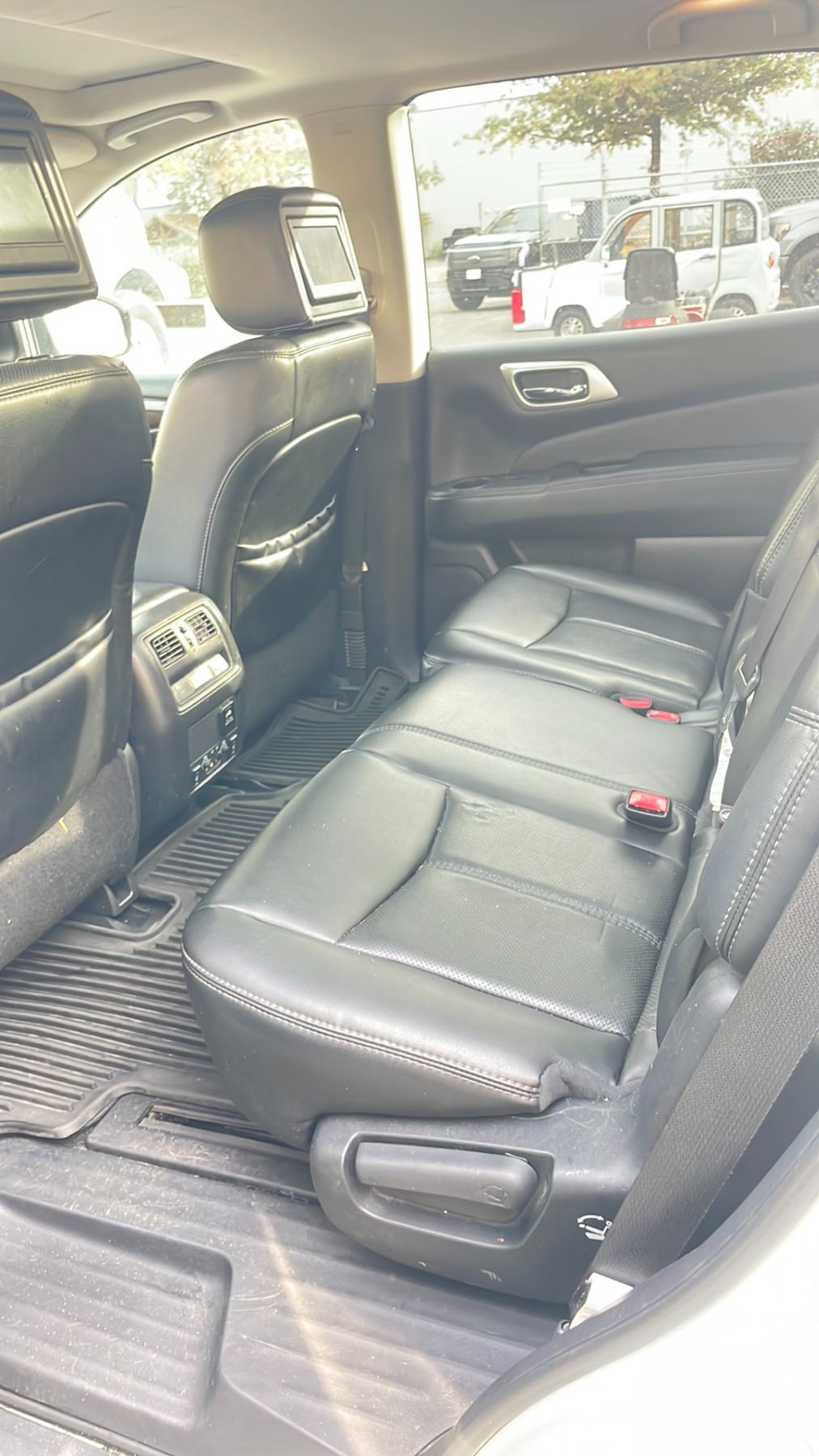 2016 NISSAN PATHFINDER, PLATINUM, 4DR SUV, WHITE, VIN 5N1AR2MM7GC617984 ...