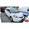Image 4 : 2009 HONDA FIT, 4DRSW, WHITE, VIN JHMGE88569S811266,