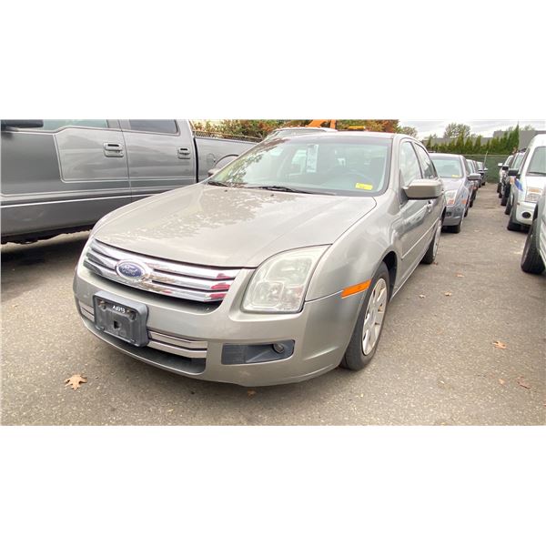 2008 FORD FUSION SE, 4DRSD, GREY, VIN 3FAHP07ZX8R255825,