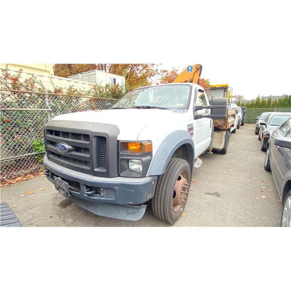 2008 FORD F-550 XL SUPERDUTY, 2DR DUMP TRUCK, WHITE, VIN 1FD5F56R18EE26037,