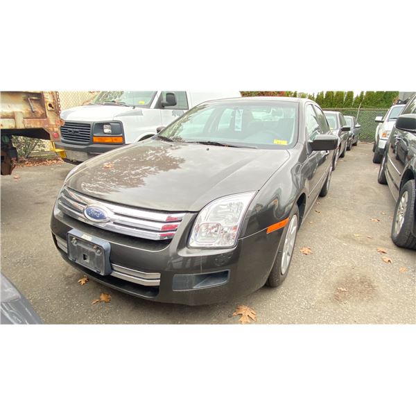 2006 FORD FUSION SE, 4DR SEDAN, GREY, VIN 3FAHP07Z66R196155,