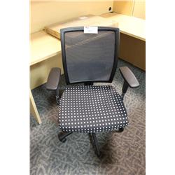 Black Mesh Back Task Chair